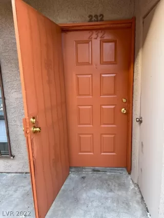 Photo #6: 2442131 Listing 