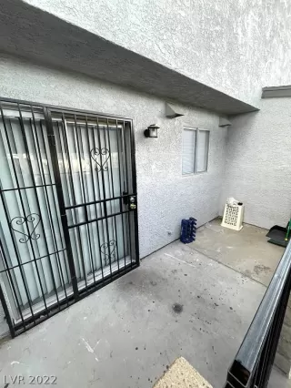 Photo #5: 2442150 Listing 