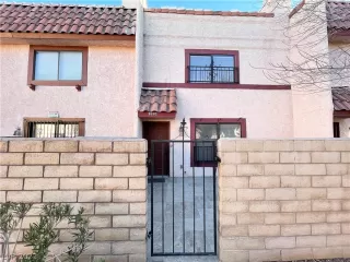 Photo #3: 2442195 Listing