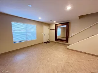 Photo #5: 2442195 Listing