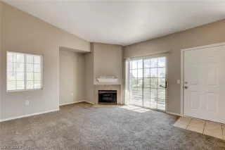 Photo #4: 2442205 Listing