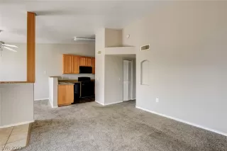 Photo #6: 2442205 Listing