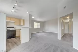 Photo #4: 2442264 Listing 