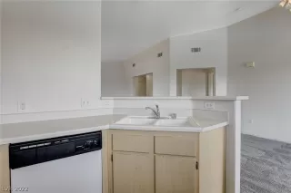 Photo #6: 2442264 Listing 