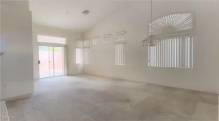 Photo #2: 2442276 Listing