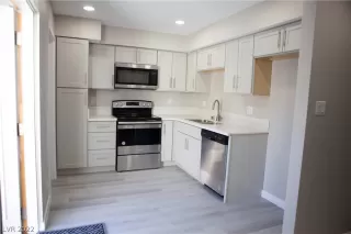 Photo #1: 2442340 Listing