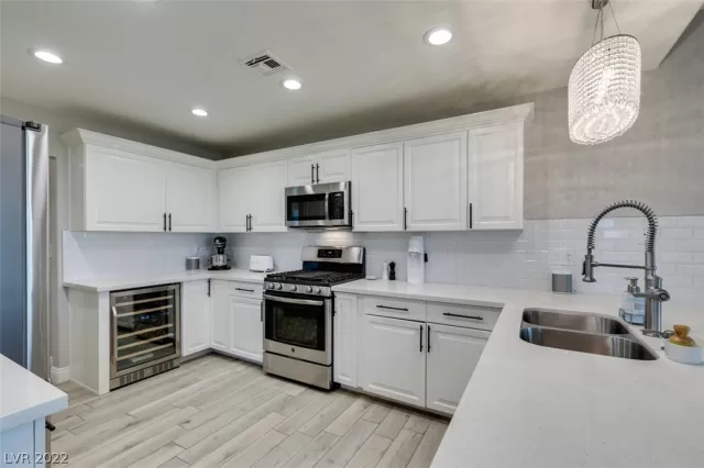 MLS: 2442347 Condo For Sale