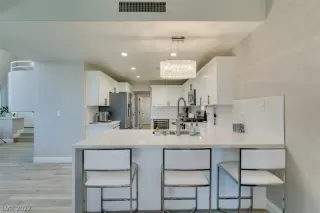 Photo #2: 2442347 Listing