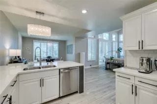 Photo #5: 2442347 Listing