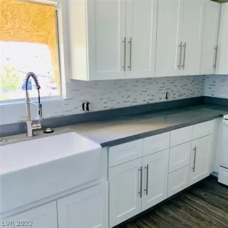 Photo #6: 2442428 Listing