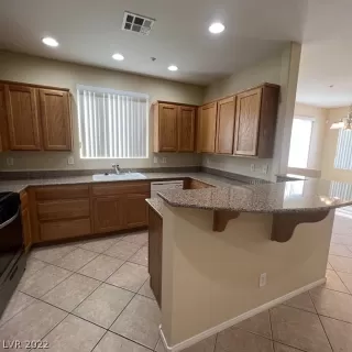 Photo #2: 2442524 Listing 