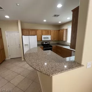 Photo #3: 2442524 Listing 