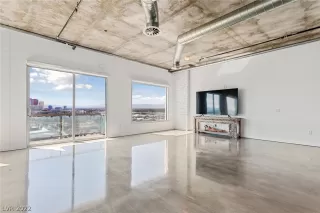 Photo #4: 2442559 Listing