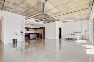 Photo #6: 2442559 Listing