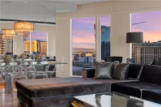 Photo #1: 2442564 Listing 