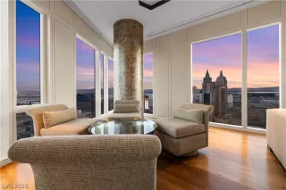 Photo #3: 2442564 Listing 