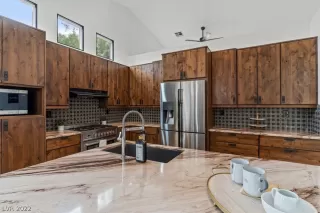 Photo #3: 2442570 Listing 