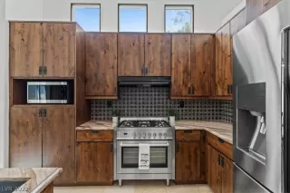 Photo #6: 2442570 Listing 