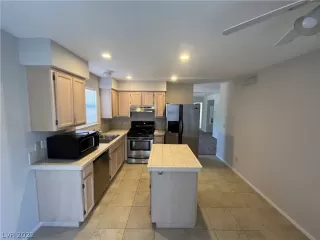 Photo #3: 2442581 Listing 