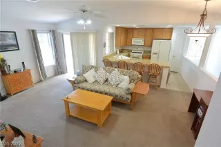 Photo #4: 2442600 Listing