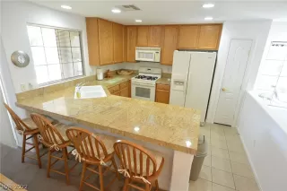 Photo #6: 2442600 Listing