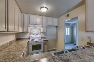 Photo #1: 2442606 Listing 