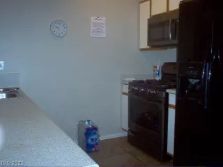 Photo #6: 2442617 Listing