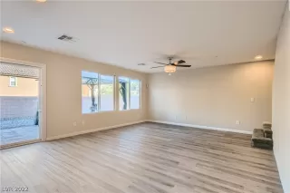 Photo #4: 2442661 Listing