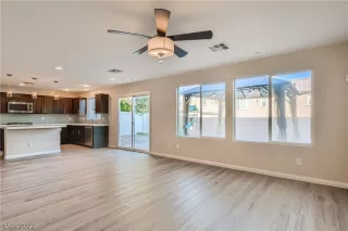 Photo #6: 2442661 Listing