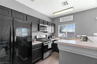 Photo #6: 2442669 Listing