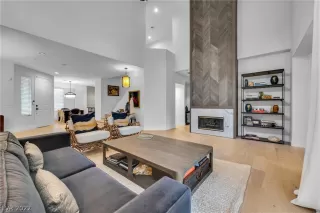 Photo #2: 2442728 Listing 
