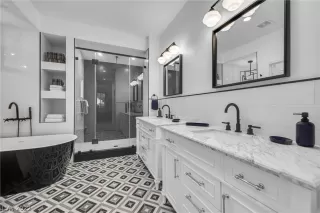 Photo #4: 2442728 Listing 