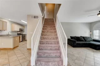 Photo #5: 2442759 Listing 