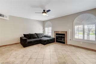 Photo #6: 2442759 Listing 