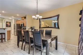 Photo #4: 2442797 Listing