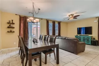 Photo #5: 2442797 Listing