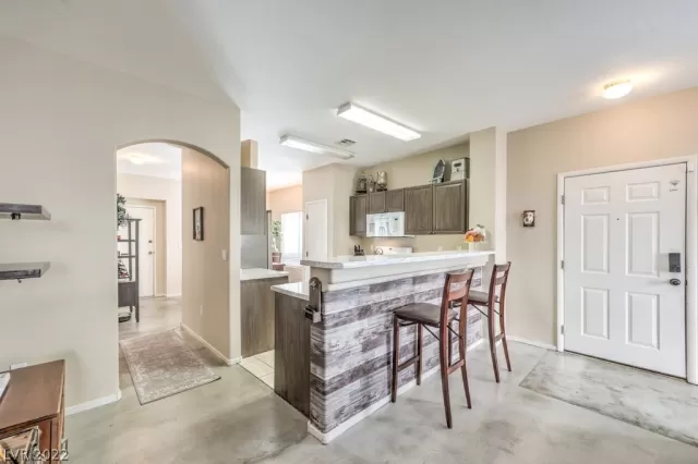 MLS: 2442799 Condo For Sale