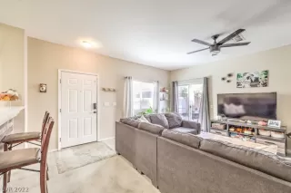 Photo #3: 2442799 Listing