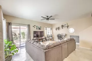 Photo #4: 2442799 Listing