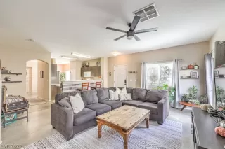 Photo #6: 2442799 Listing