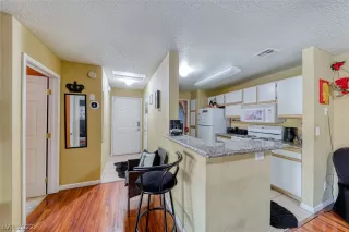 Photo #3: 2442805 Listing 