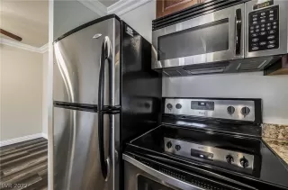 Photo #4: 2442870 Listing 