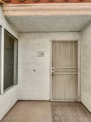 Photo #2: 2442904 Listing