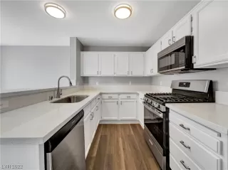 Photo #6: 2442904 Listing