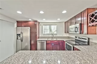 Photo #2: 2442913 Listing 