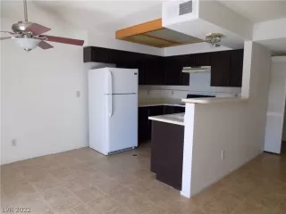 Photo #6: 2442924 Listing 