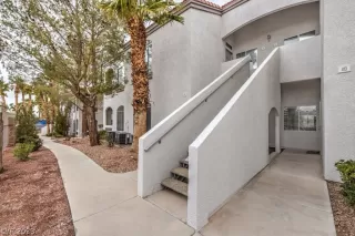 Photo #1: 2442929 Listing