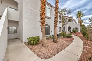 Photo #2: 2442929 Listing