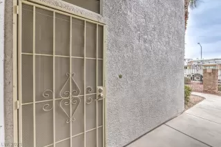 Photo #3: 2442929 Listing