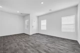 Photo #6: 2442964 Listing 